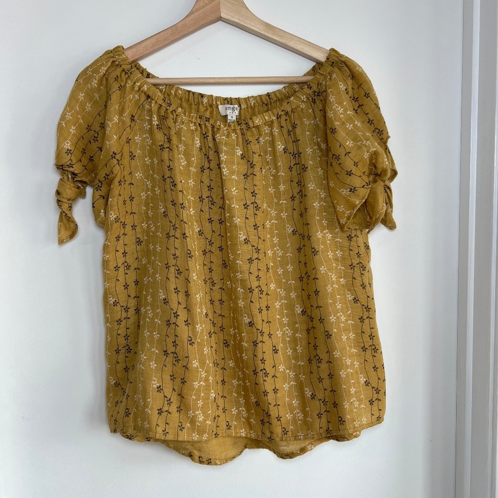 Umgee Mustard Yellow Floral Pattern Tie Short Sleeve Blouse, Size Small